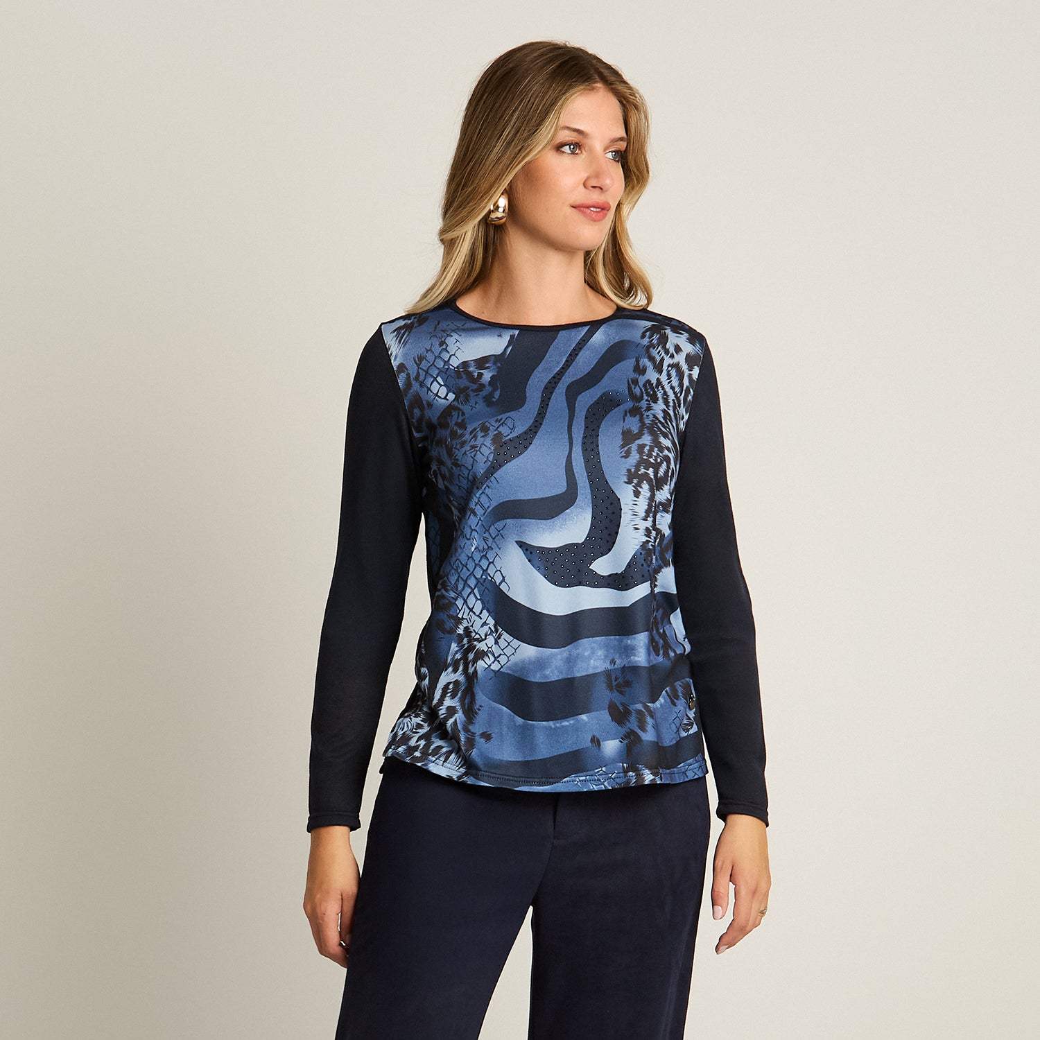 Polera Azul Manga Larga Elasticidad Media Sin Forro Calce Normal Tela Camant